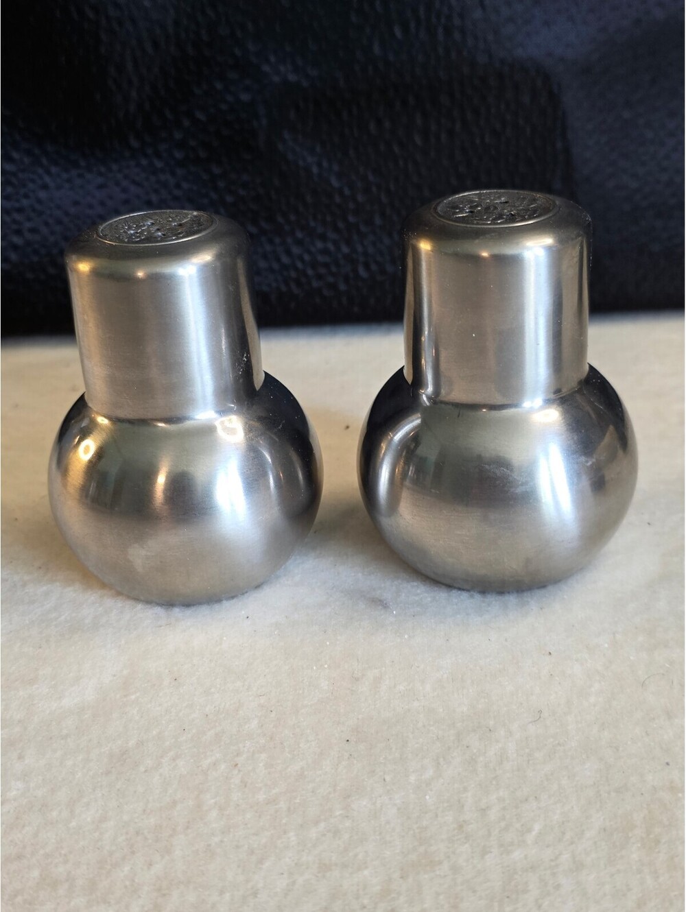 Vintage Oneida Deluxe Stainless Steel Floral Salt & Pepper Shakers Japan